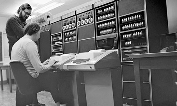 Ken Thompson & Dennis Ritchie (1972)